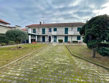 Foto 1 di 22 - Casa bifamiliare, trifamiliare in Vendita in Via Antonio Peretti 10 a San Germano Vercellese