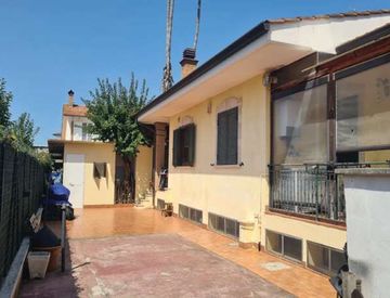 Facciata - Villa in Vendita in Via Tagliamento a Ardea