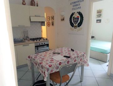 Camera da letto - Trilocale in Affitto in Via Osservatorio a Ischia