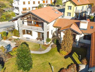 Foto 1 di 39 - Casa bifamiliare, trifamiliare in Vendita in Via G.Ferrari 51 a Valduggia