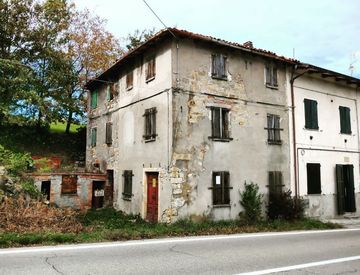 Foto 1 di 5 - Casa indipendente in Vendita in zona Casa Bartolacelli-Stella a Serramazzoni