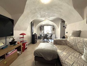 Camera da letto - Trilocale in Vendita in Vicolo Cantone 8 a Dolceacqua