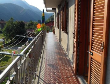 Terrazza - Trilocale in Vendita in Via loc. roccapietra ,piede della costa 31 a Varallo