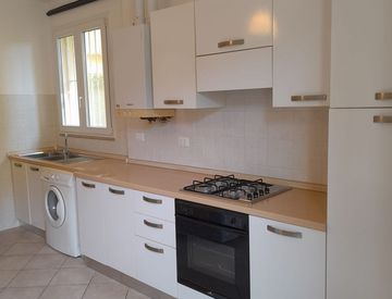 Cucina - Monolocale in Affitto in Via della Vecchia Tranvia a Pisa