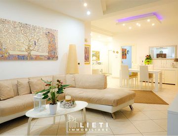 Soggiorno - Quadrilocale in Vendita in Viale Virgilio 76 a Taranto