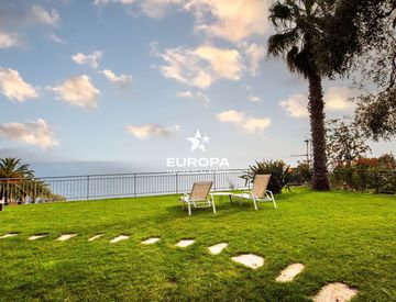 Foto 1 di 40 - Villa in Vendita in Località Peidaigo 33 a Ventimiglia