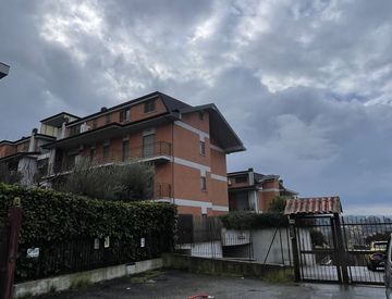 Facciata - Bilocale in Vendita in Via San Martino 213 a Monterotondo