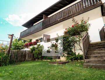 Foto 1 di 15 - Villa in Vendita in Via Lavardi a Caldaro sulla strada del vino