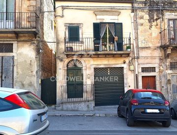 Foto 1 di 16 - Villa in Vendita in Via Nazionale 86 a Modica