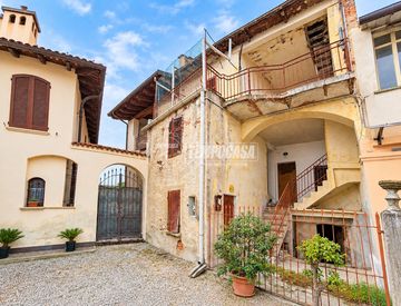 Facciata - Casa indipendente in Vendita in Via Canton Bianco a Brusnengo