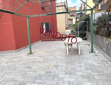 Terrazza - Quadrilocale in Vendita in Via Capannori a Roma