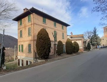 Foto 1 di 12 - Casa indipendente in Vendita in Via Don Achille Vecchiati 1 a Serramazzoni