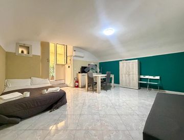 Camera da letto - Bilocale in Vendita in Vico Pergolella 5 a Napoli