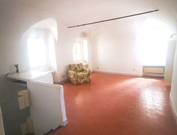 Foto 1 di 25 - Appartamento in Vendita in Via Fontana 5 a Imperia