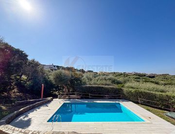 Piscina - Casa bifamiliare, trifamiliare in Vendita in Via Nurra a Stintino