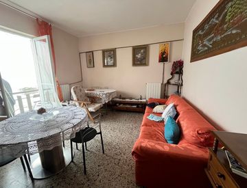 Soggiorno - Trilocale in Vendita in Via Roma a Bajardo