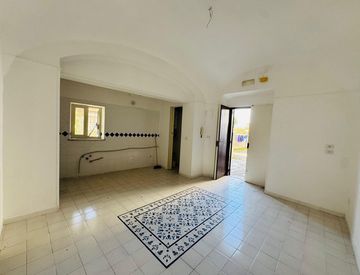 Stanza - Trilocale in Vendita in Via Gennaro Pisapia 1 a Cava de' Tirreni