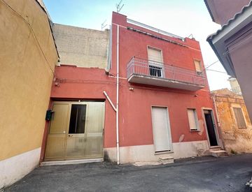 Foto 1 di 13 - Casa indipendente in Vendita in Via Guglielmo Marconi a Pozzallo