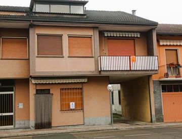 Foto 1 di 29 - Casa indipendente in Vendita in Corso Vittorio Veneto 54 a Villata