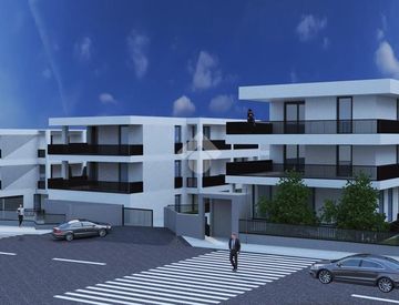 Foto 1 di 21 - Quadrilocale in Vendita in Via XXV Aprile a Figino Serenza