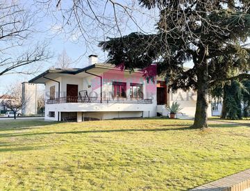 Villa in Vendita in Via Dante Alighieri 32 a Castelmassa 310mq