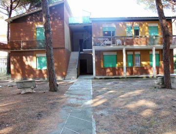 Facciata - Villetta a schiera in Vendita in Via Axia 21 a Tarquinia