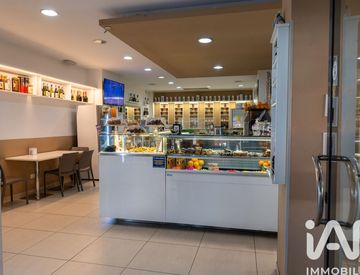 Cucina - Bar in Vendita in Via Benedetto Croce 71 a Roma