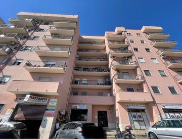 Foto 1 di 16 - Trilocale in Vendita in Viale Vincenzo de Filippis 292 a Catanzaro