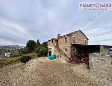 Facciata - Rustico, casale in Vendita in Via Monte Sibilla a Acquaviva Picena