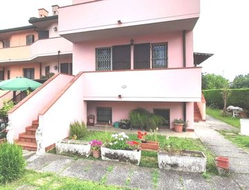 Facciata - Casa bifamiliare, trifamiliare in Vendita in Via Luciano Marchi a Copparo