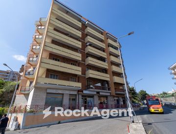Foto 1 di 41 - Quadrilocale in Vendita in Viale Vincenzo de Filippis 38 a Catanzaro
