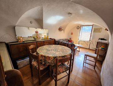 Soggiorno - Quadrilocale in Vendita in zona Centro a Pigna