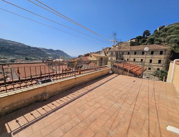 Terrazza - Rustico, casale in Vendita in Vico N.D. della Misericordia 3 a Taggia