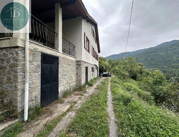 Foto 1 di 38 - Villa in Vendita in Strada Provinciale Nord 147 a Ceriana