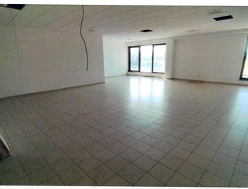 Stanza - Ufficio in Vendita in Via Rosa Agazzi 56028 a San Miniato