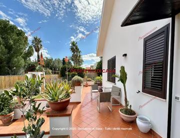Terrazza - Casa bifamiliare in Affitto in Via Gian Gaspare Napolitano 10 a Palermo
