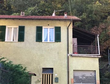 Facciata - Trilocale in Vendita in Località Pratogrande 6 a Montoggio