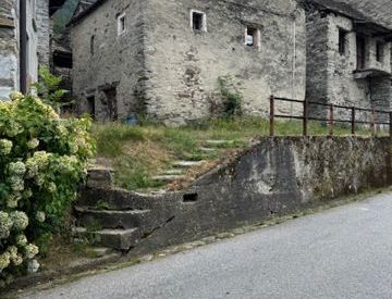 Facciata - Rustico, casale in Vendita in Via Antonio Viscardi 33 a Trontano