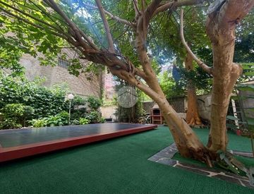 Piscina - Appartamento in Vendita in Via Santa Teresa degli Scalzi 118 a Napoli