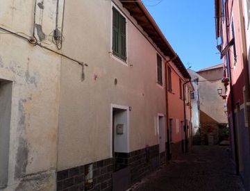 Foto 1 di 14 - Casa indipendente in Vendita in Via Principale 21 a Aurigo