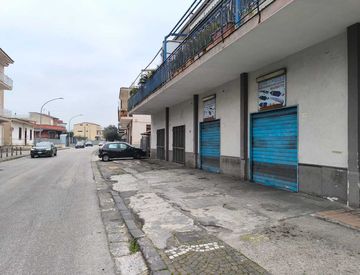 Vista - Locale commerciale in Vendita in Via Saviano 10 a Nola