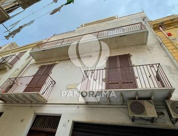 Foto 1 di 15 - Quadrilocale in Vendita in Via Stefano Polizzi a Alcamo