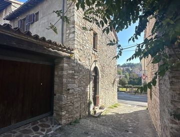 Facciata - Casa indipendente in Vendita in zona Centro a Cagli