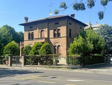 Foto 1 di 8 - Villa in Vendita in Viale Isonzo a Reggio Emilia
