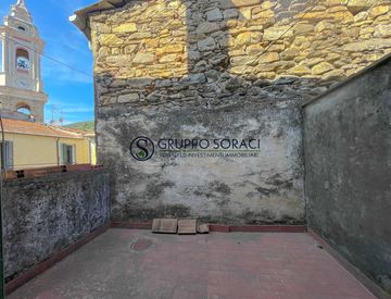 Terrazza - Quadrilocale in Vendita in Via de amicis a Dolcedo