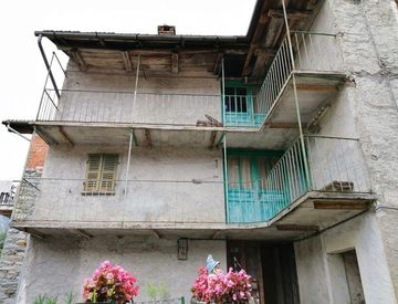 Foto 1 di 44 - Casa indipendente in Vendita in pianaronda a Cravagliana