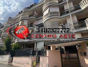 Vista - Bilocale in Vendita in Via Villarosa a Roma