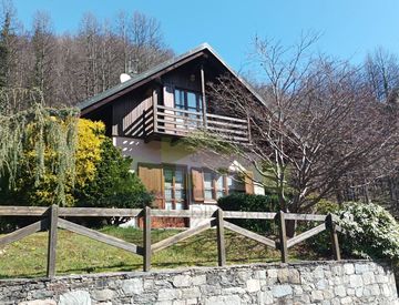 Foto 1 di 24 - Villa in Vendita a Pila