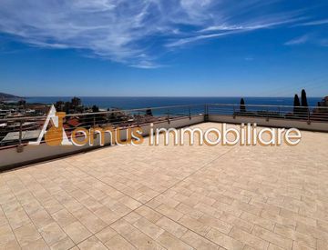 Terrazza - Attico, mansarda in Vendita in Via Castelletti a Taggia