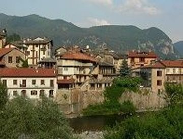 Foto 1 di 16 - Bilocale in Vendita in Vicolo Leonardo e Niccolo 10 a Varallo